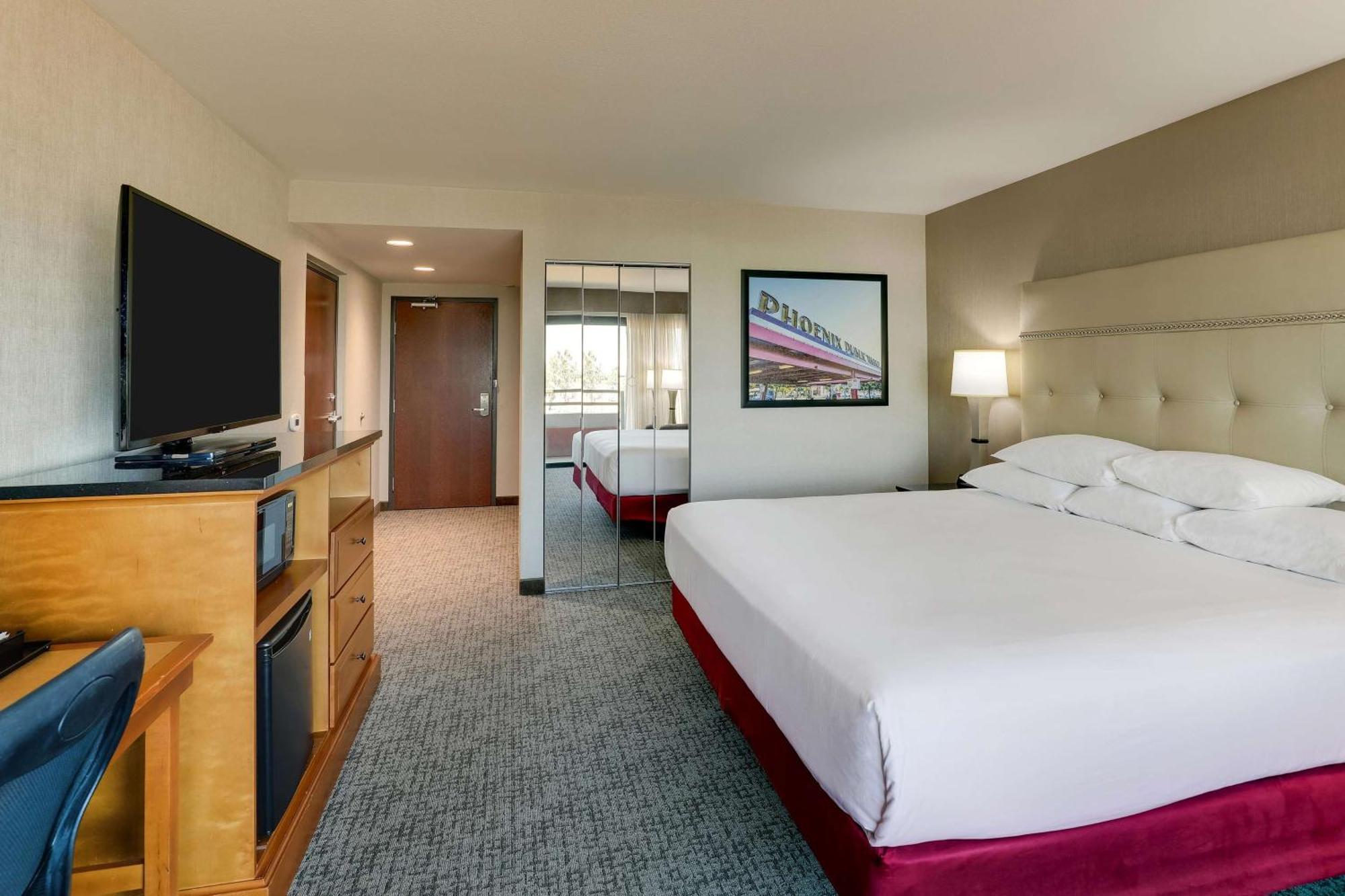 Drury Inn & Suites Phoenix Airport Экстерьер фото