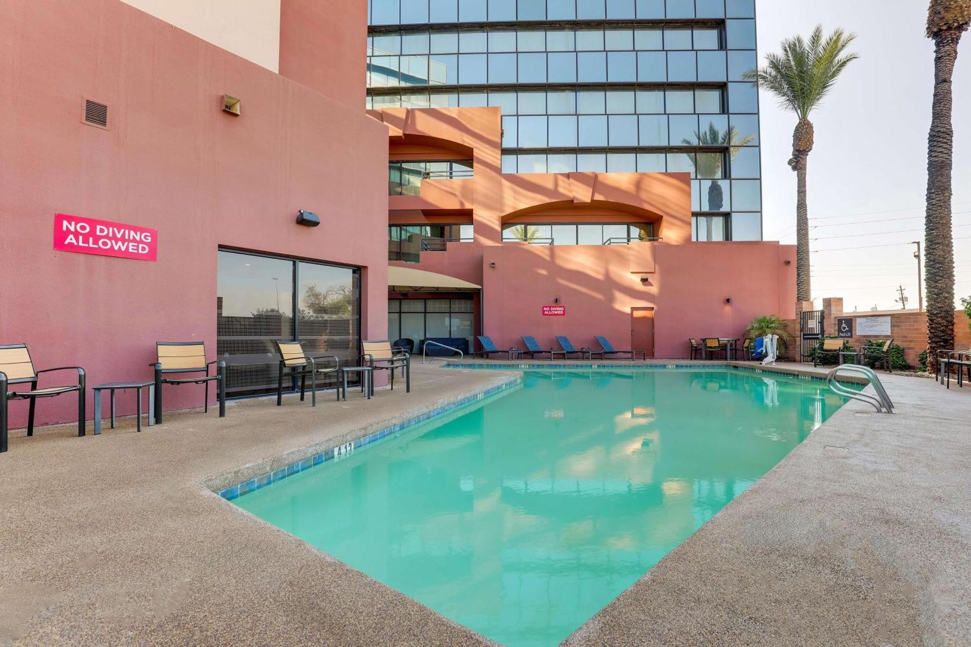 Drury Inn & Suites Phoenix Airport Экстерьер фото