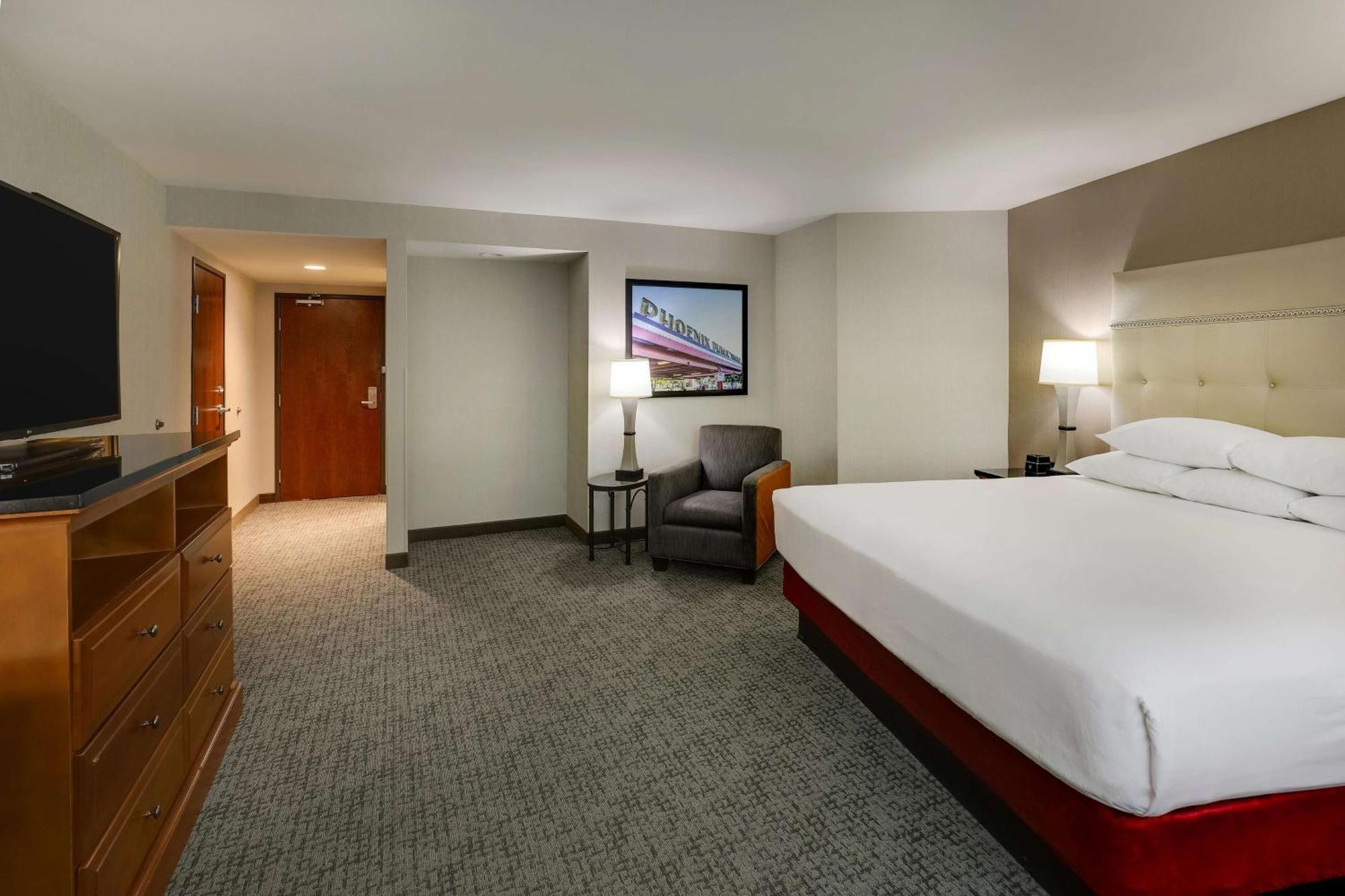 Drury Inn & Suites Phoenix Airport Экстерьер фото
