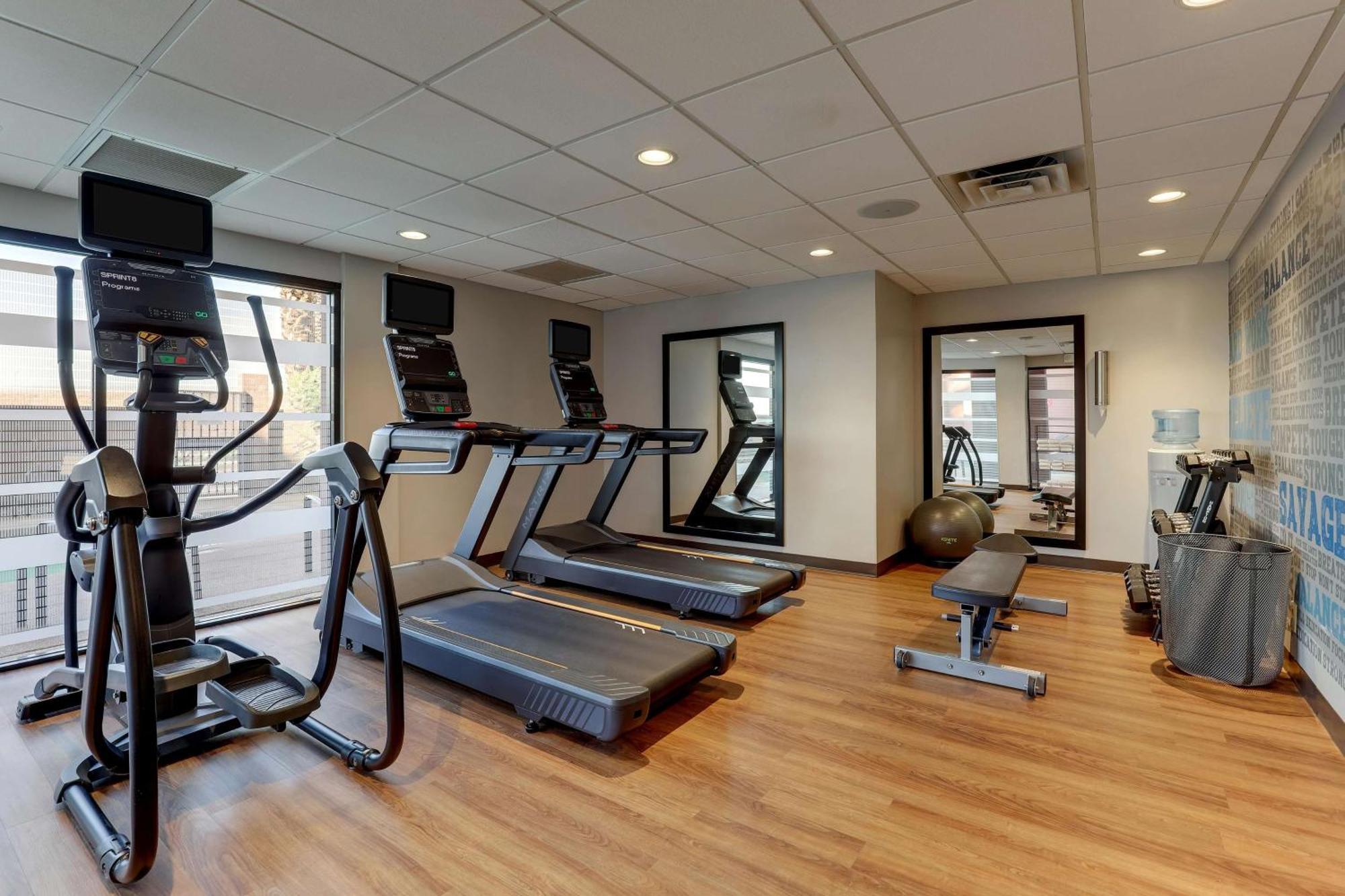 Drury Inn & Suites Phoenix Airport Экстерьер фото