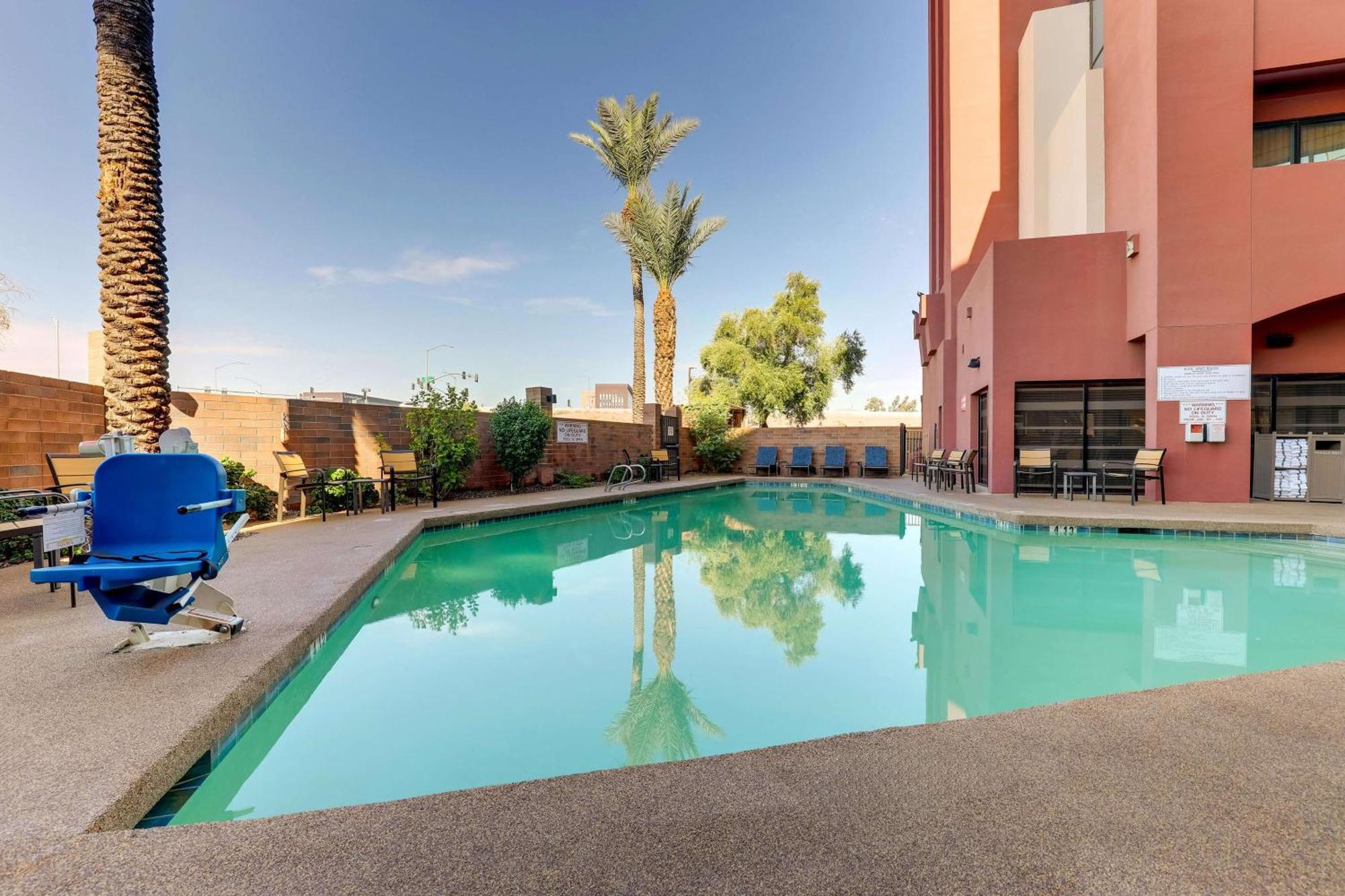 Drury Inn & Suites Phoenix Airport Экстерьер фото