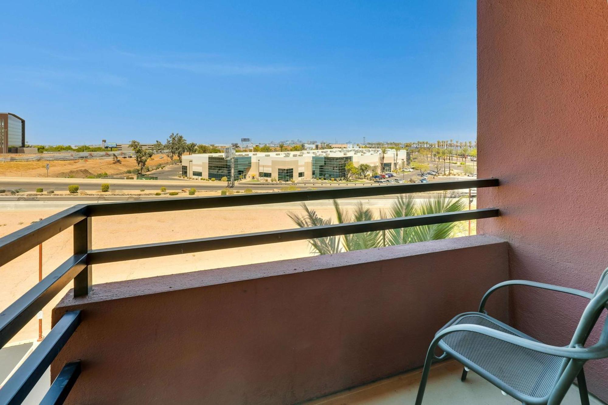 Drury Inn & Suites Phoenix Airport Экстерьер фото
