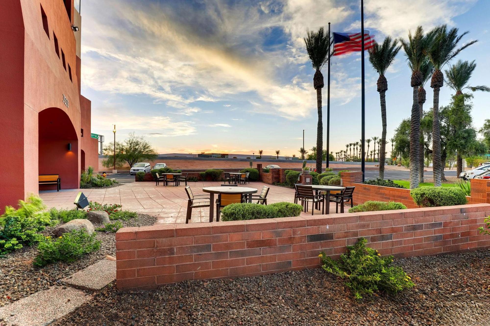 Drury Inn & Suites Phoenix Airport Экстерьер фото