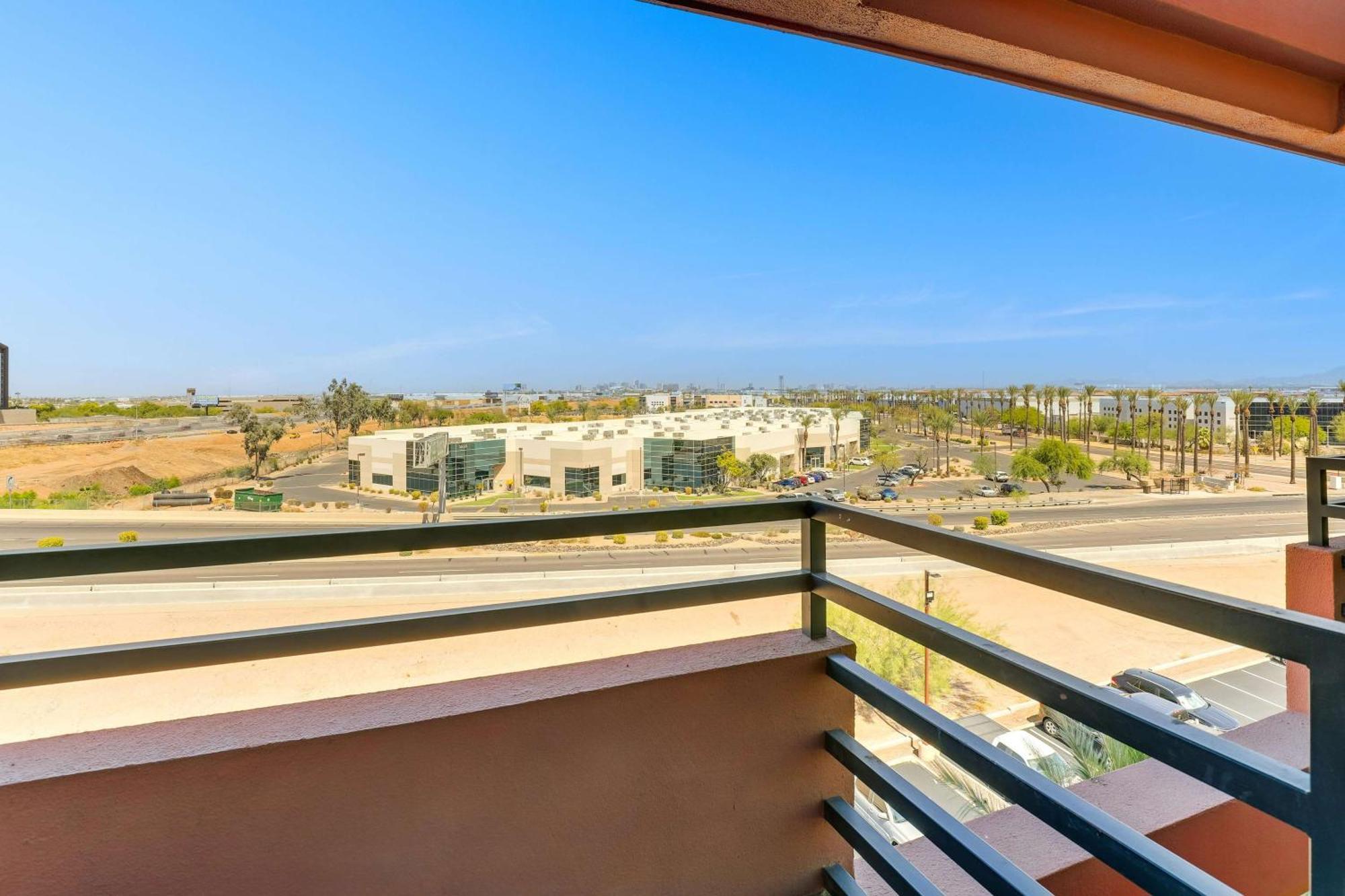 Drury Inn & Suites Phoenix Airport Экстерьер фото