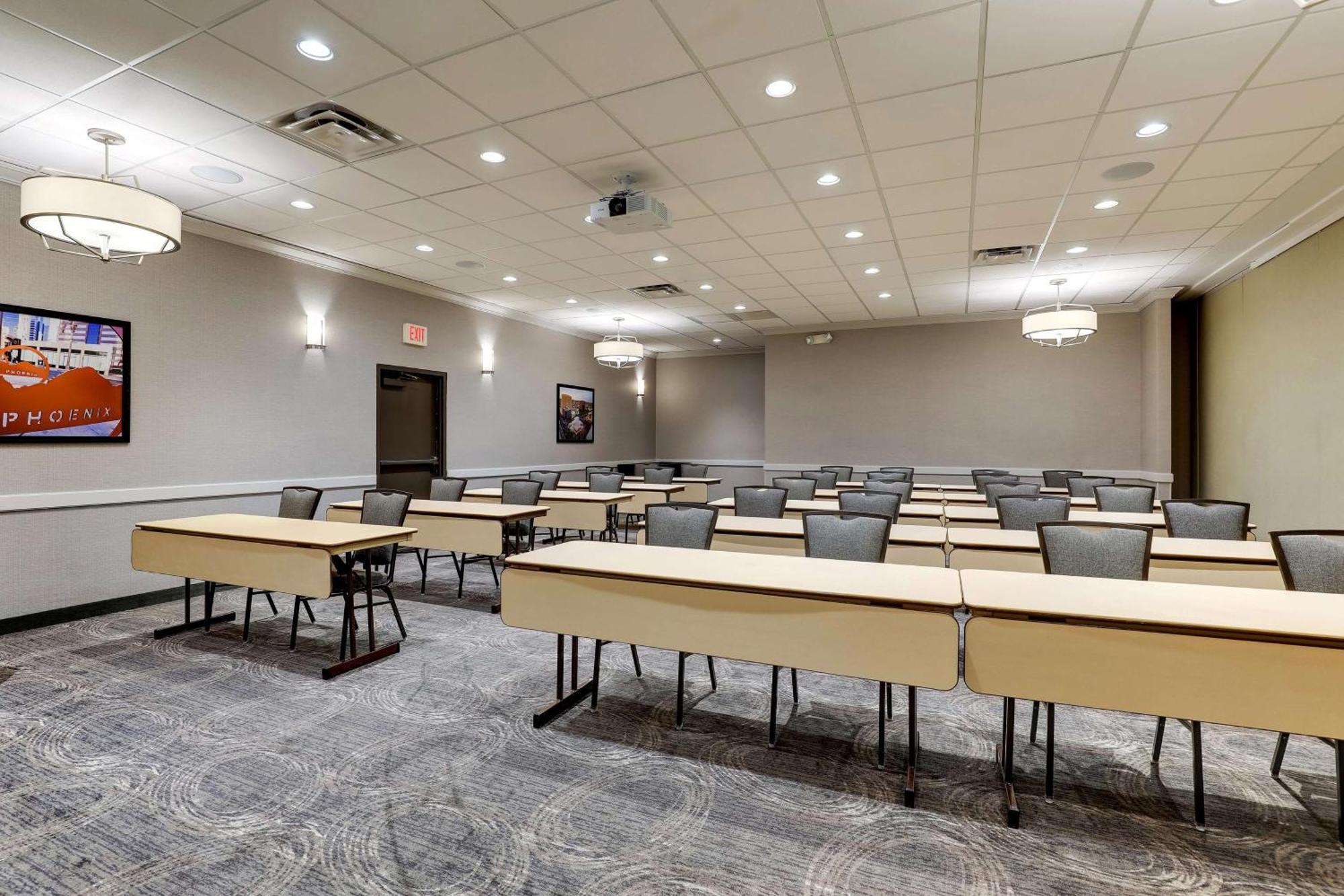 Drury Inn & Suites Phoenix Airport Экстерьер фото
