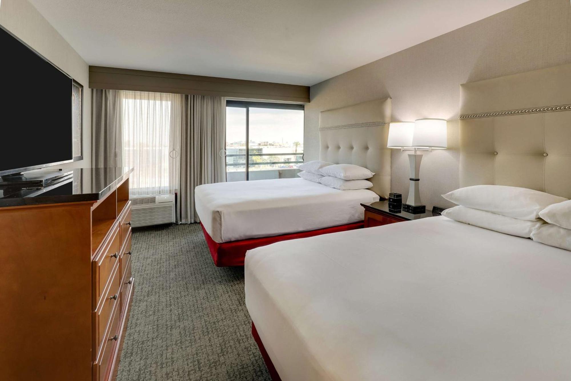 Drury Inn & Suites Phoenix Airport Экстерьер фото