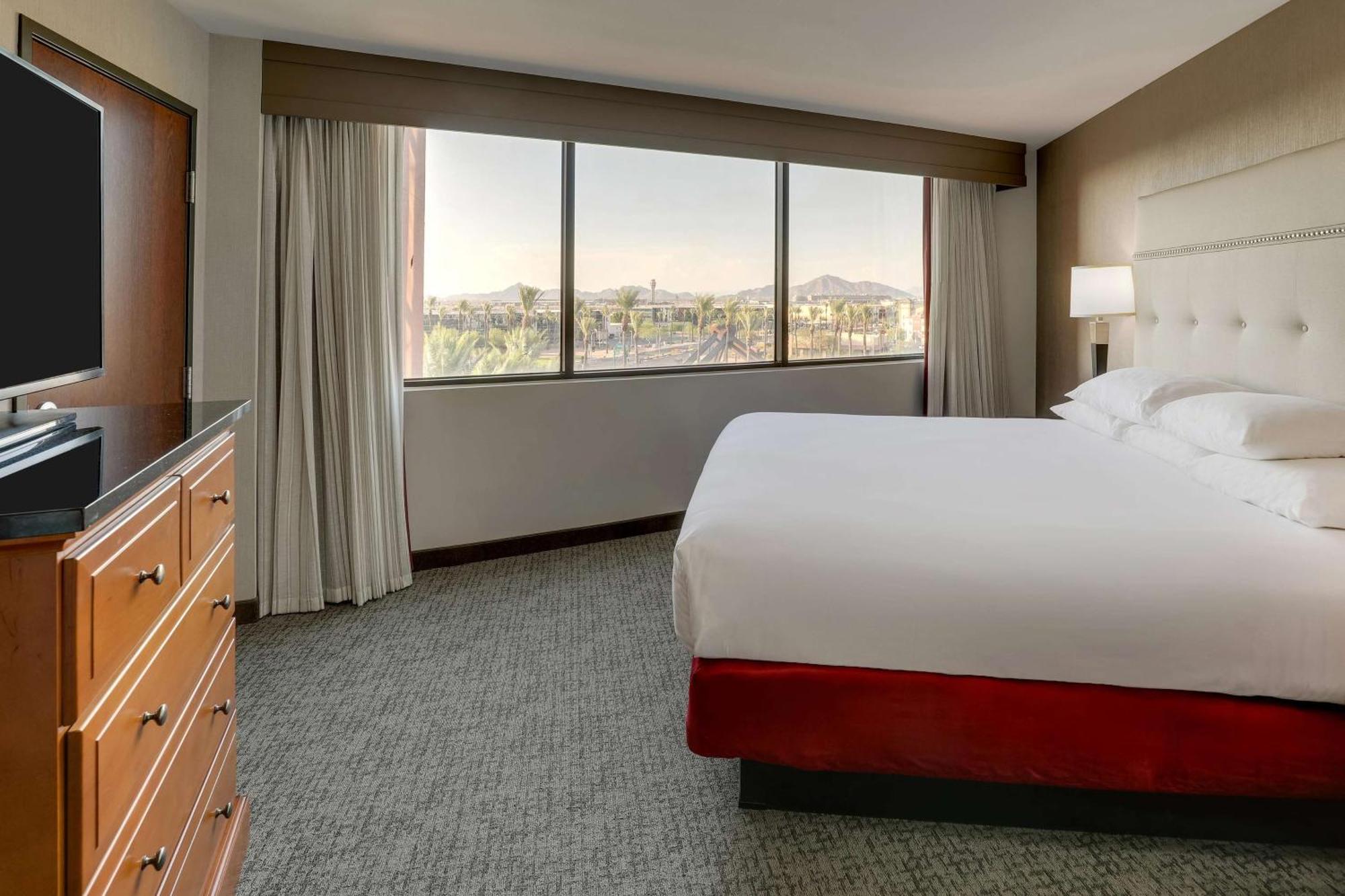 Drury Inn & Suites Phoenix Airport Экстерьер фото