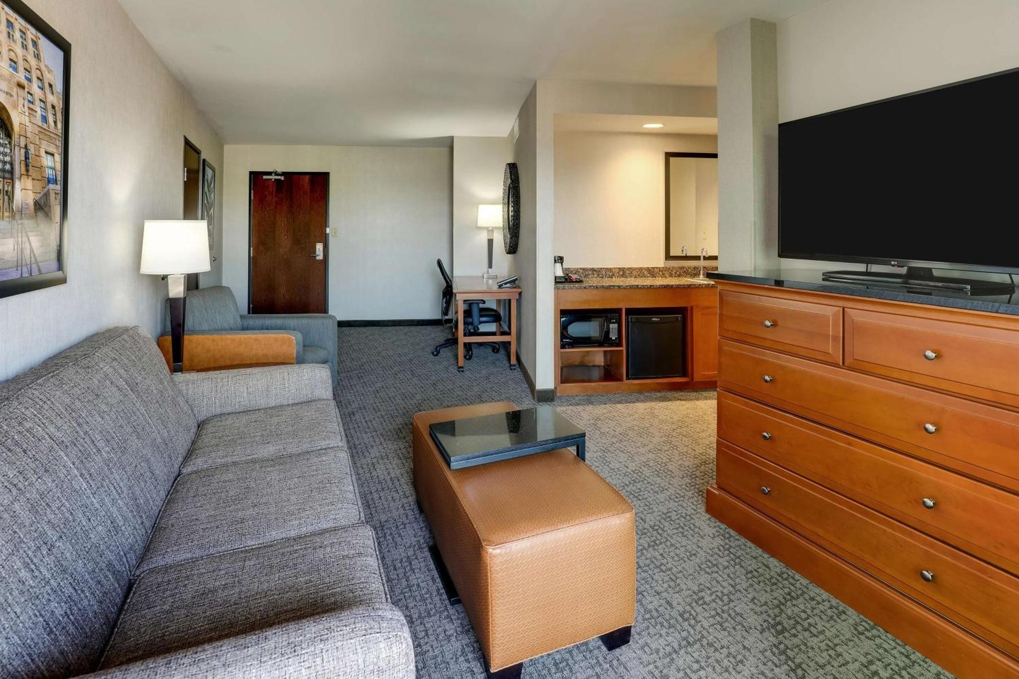 Drury Inn & Suites Phoenix Airport Экстерьер фото