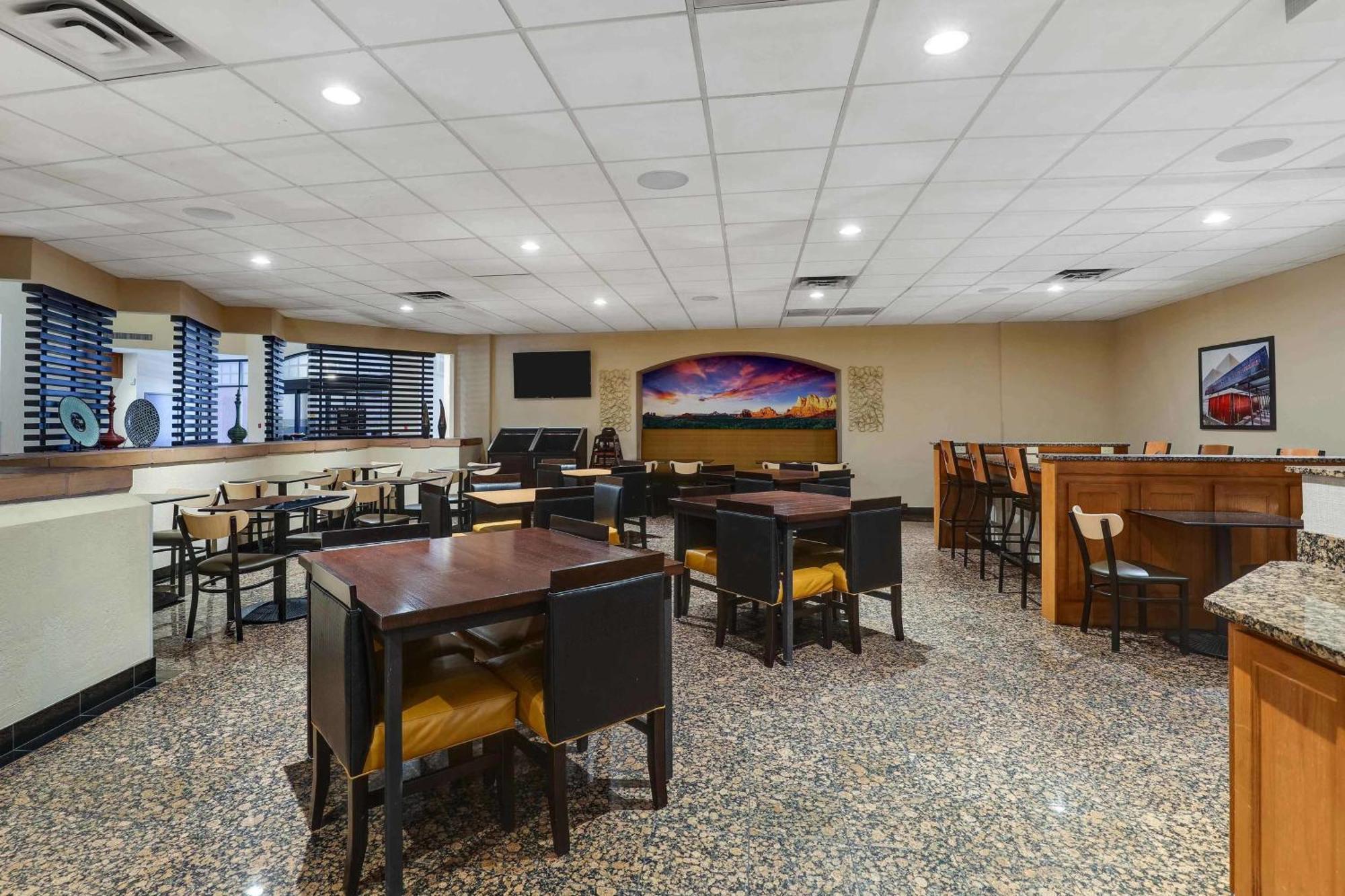 Drury Inn & Suites Phoenix Airport Экстерьер фото