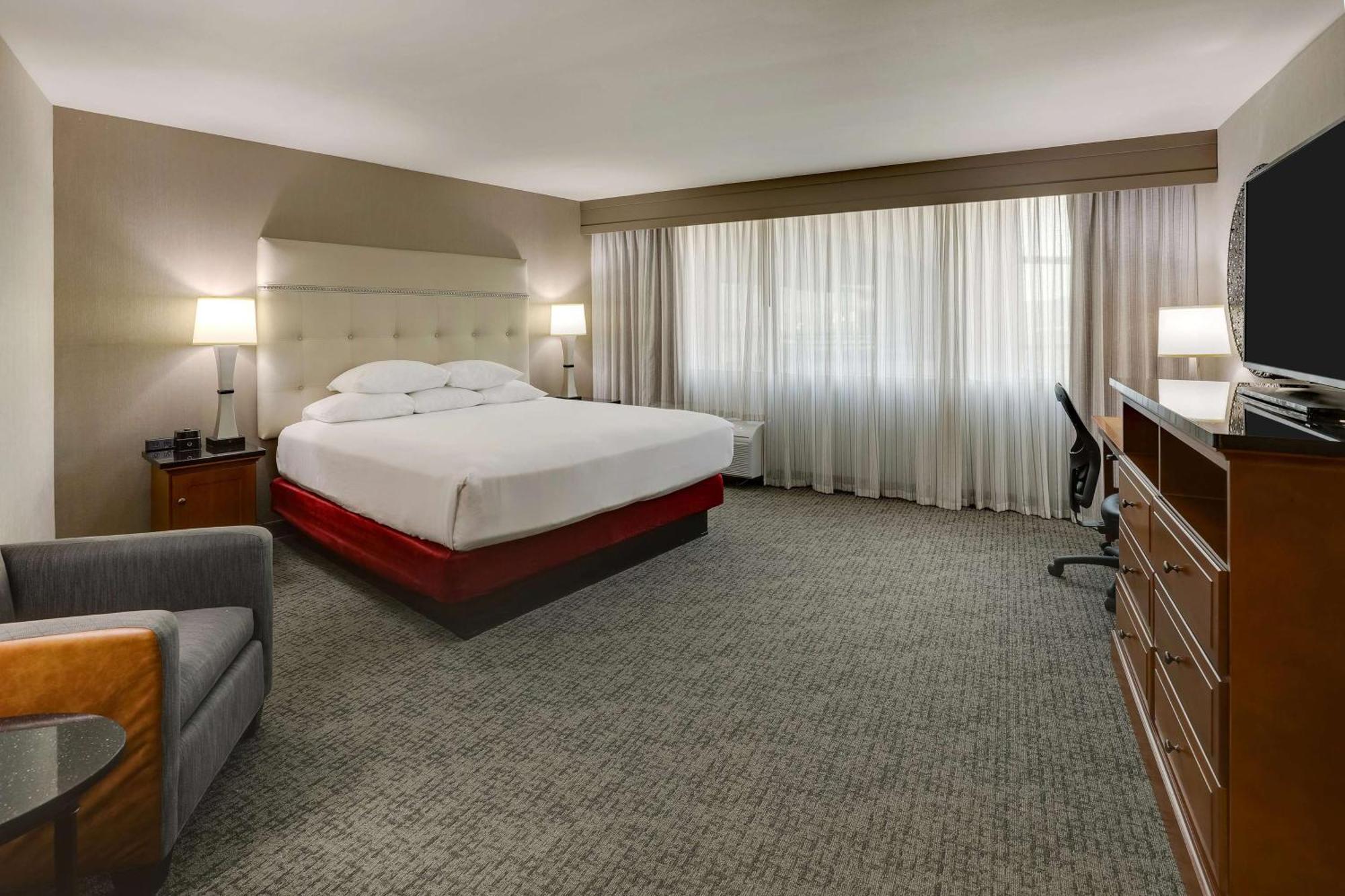 Drury Inn & Suites Phoenix Airport Экстерьер фото