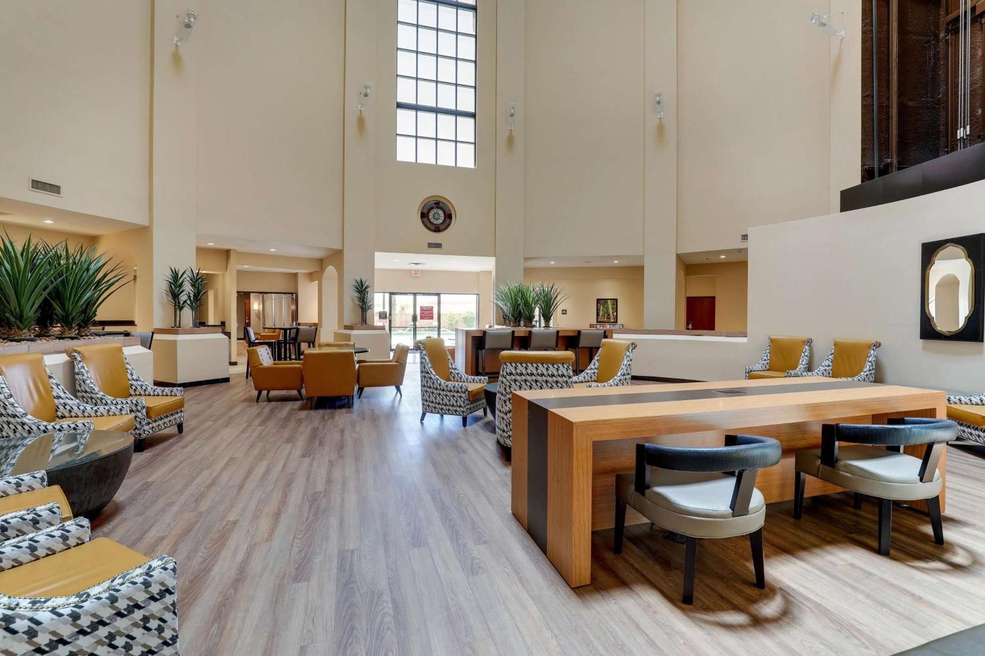 Drury Inn & Suites Phoenix Airport Экстерьер фото