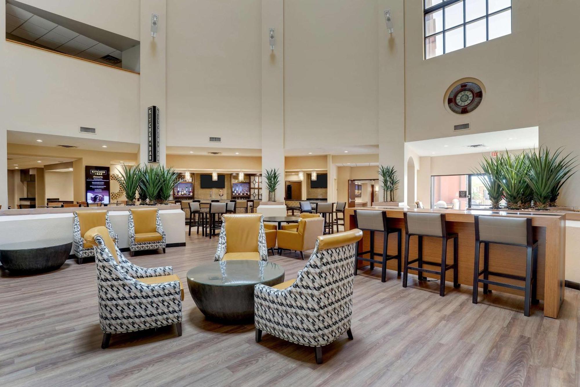 Drury Inn & Suites Phoenix Airport Экстерьер фото